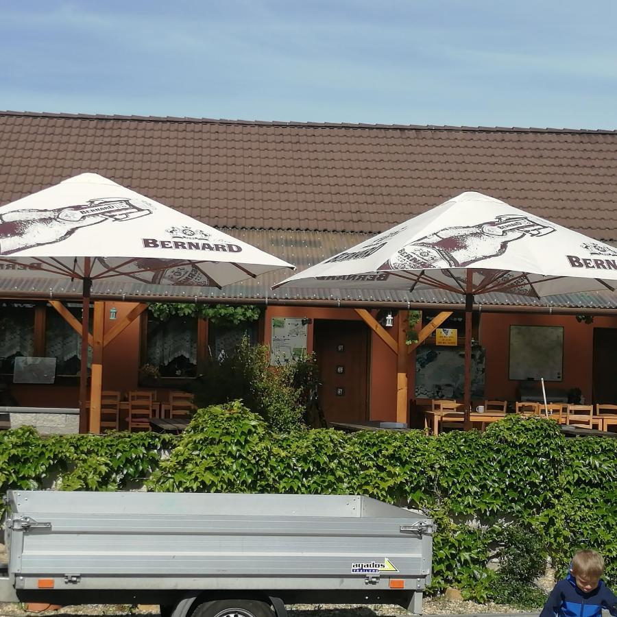 Privat Bohemia Hotel Satov Luaran gambar