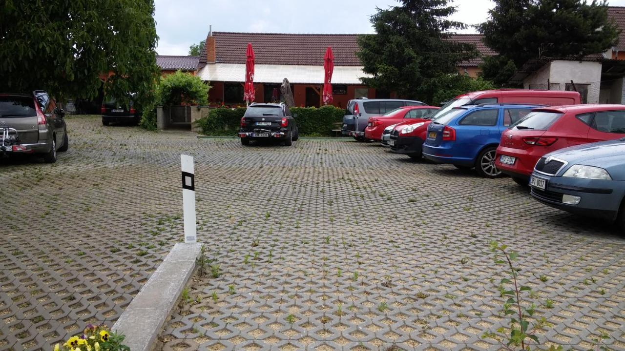 Privat Bohemia Hotel Satov Luaran gambar