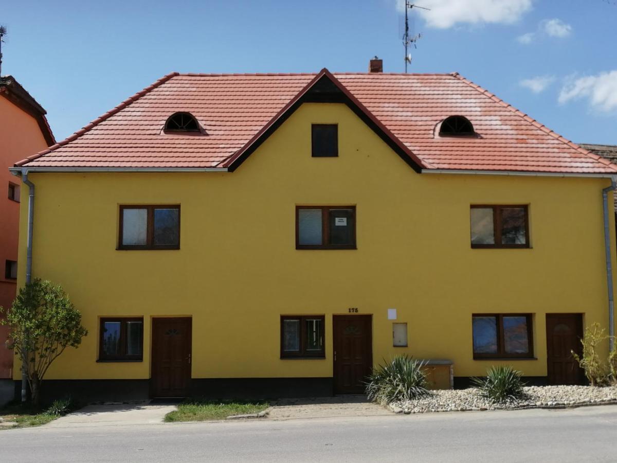 Privat Bohemia Hotel Satov Luaran gambar